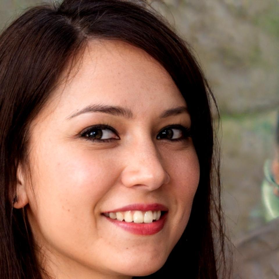 Cristiana Perrone docente corso unghie acriliche